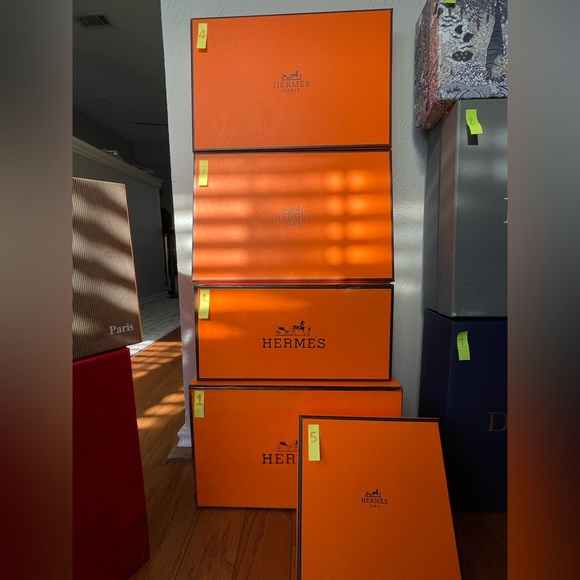 AUTHENTIC - LUXURY DESIGNER BOXES - Picture 8 of 14